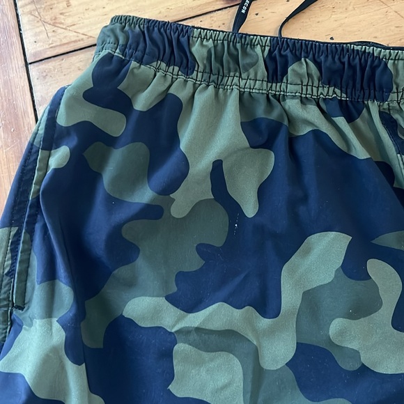 Athletic Arecon workout shorts size XL camo - Picture 8 of 15